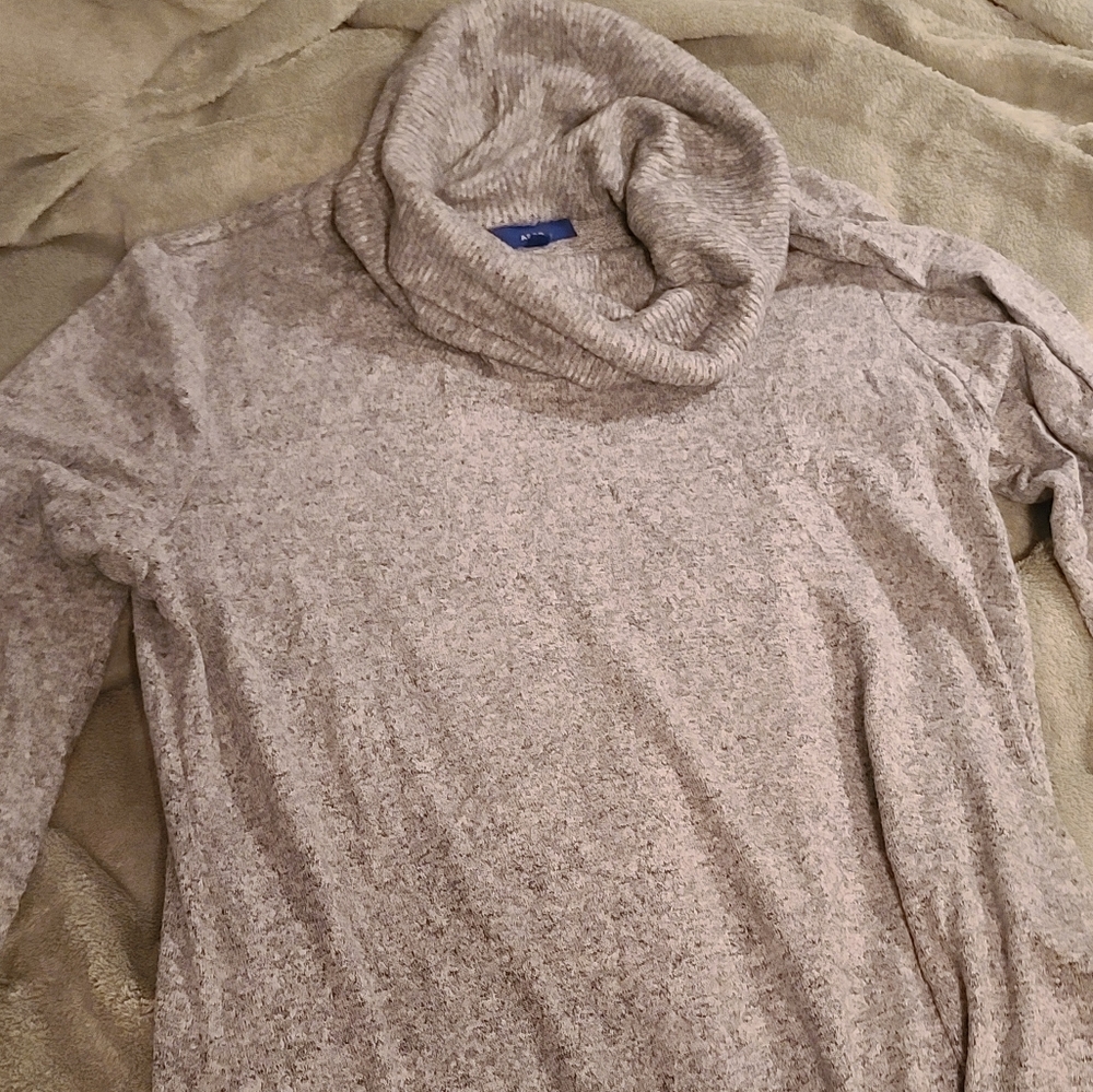 Apt 9 size XL cowl neck sweater